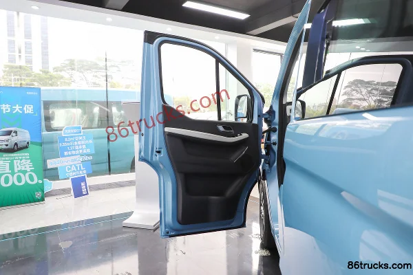 Foton Tuyano Da V 7-seat 5.49m Pure Electric Flat Roof Light Bus 53.58kWh Cab (1) | 86Trucks