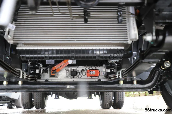 Auman Zhilan EX 4.5T 3.8m single-row pure electric box light truck 77kWh 4X2(6 wheels) Chassis (2) | 86Trucks