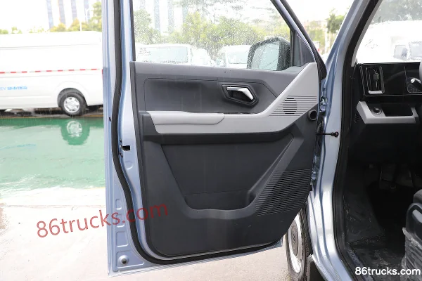 Foton Xiangling Q 3T 3.05m Pure Electric Refrigerated Truck 41.86kWh 4X2(6 wheels) Cab (2) | 86Trucks