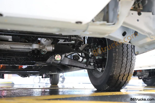 FARIZON E6 5,45 m toit moyen fourgon électrique pur 50,38 kWh Châssis (3) | 86Trucks