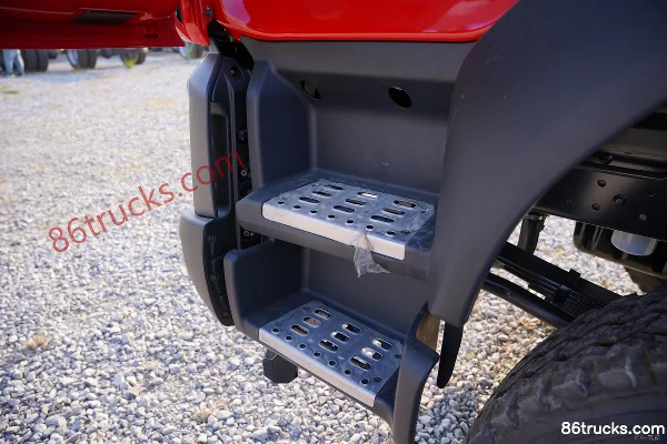 Dongfeng M3V 245 hp 6X2(8 wheels) 5m Dump Truck (Lift Axle) Cab (2) | 86Trucks