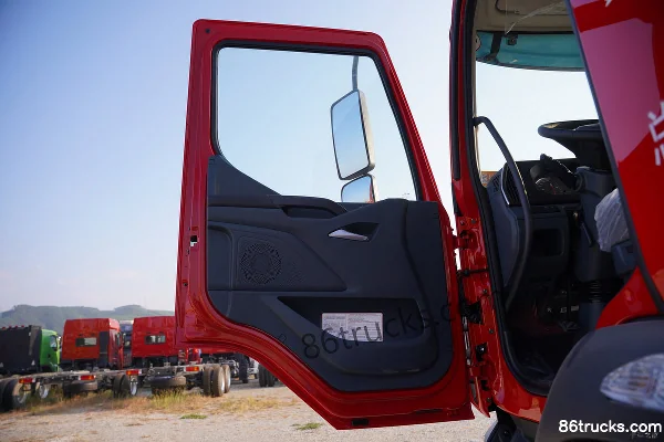 Dongfeng M3V 245 hp 6X2(8 wheels) 5m Dump Truck (Lift Axle) Cab (1) | 86Trucks