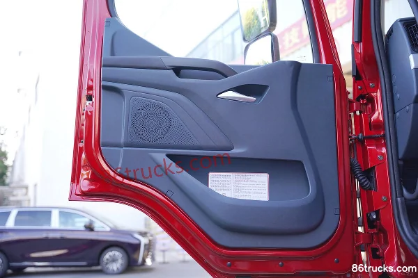 Dongfeng Liuqi Chenglong H5 6X4(10 roues) tracteur routier 100% électrique 352.08 kWh Cabine (2) | 86Trucks