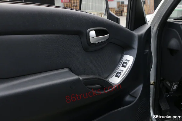 Dongfeng EV180 3,5T 3,99 m camion léger électrique à ridelles, cabine simple 50,38 kWh 4X2(6 roues) Intérieur (3) | 86Trucks