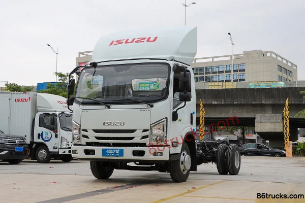 Jiangxi Isuzu Yifang EMT7 152 hp 4X2(6 wheels) 4.2m single-row van light truck Exterior (3) | 86Trucks