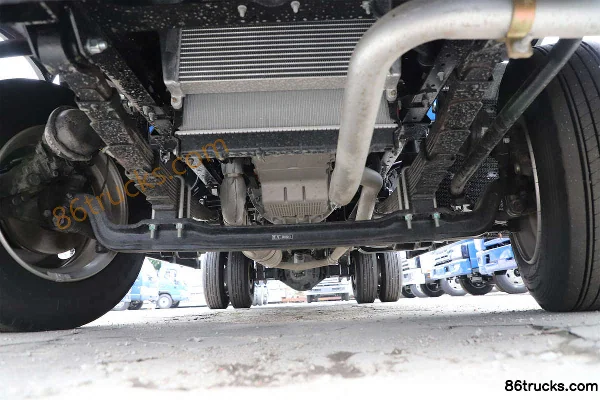 JAC V7 160hp 4X2(6 wheels) 5.2m Flammable Gas Box Van Chassis (1) | 86Trucks