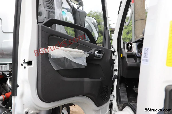Foton Auman M Card 158hp 4X2(6 wheels) 3.815m single-row van mini truck (wide track) Cab (2) | 86Trucks