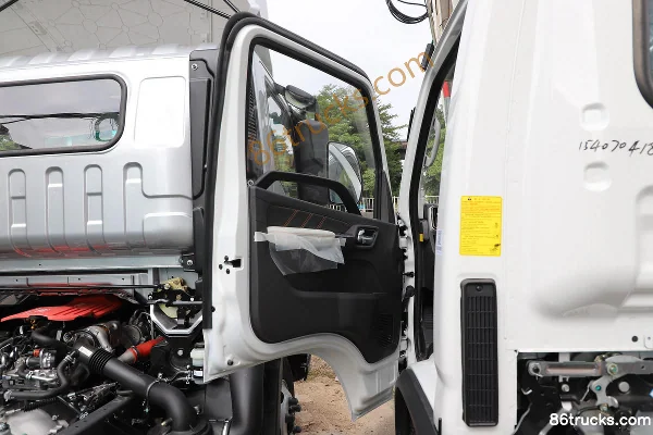 Foton Auman M Card 158hp 4X2(6 wheels) 3.815m single-row van mini truck (wide track) Cab (1) | 86Trucks
