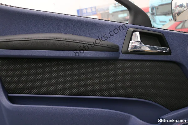 FAW Jiefang Hu 6G 4.5T 4.16m Single Row Pure Electric Box Light Truck 131.98kWh 4X2(6 wheels) Interior (3) | 86Trucks