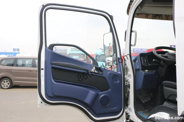 FAW Jiefang Hu 6G 4.5T 4.16m Single Row Pure Electric Box Light Truck 131.98kWh 4X2(6 wheels) Interior (1) | 86Trucks