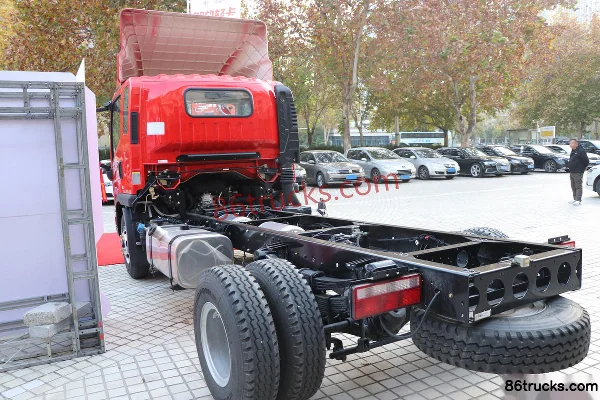 FAW Jiefang Lingtu 160 hp 4X2(6 wheels) 3.78m Row Half Stake Van Light Truck (WLY 6-Speed) Exterior (3) | 86Trucks