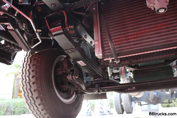 FAW Jiefang Lingtu 160 hp 4X2(6 wheels) 3.78m Row Half Stake Van Light Truck (WLY 6-Speed) Chassis (2) | 86Trucks