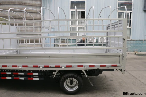 SRM Xinyuan T5LEV 2024 Intercity Edition 3.5T 3.7m Single Row Pure Electric Grating Mini Truck 70.47kWh 4X2(6 wheels) Body (3) | 86Trucks