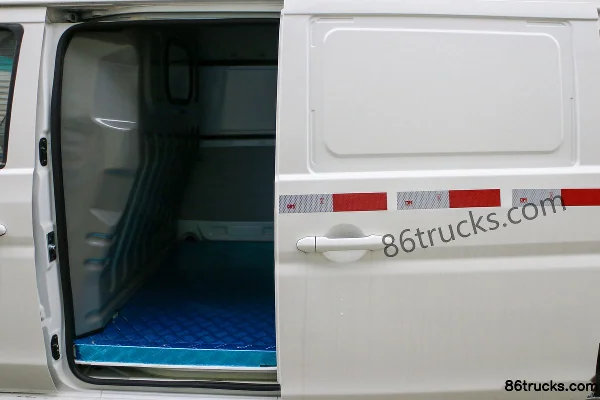 SRM Xinyuan Haoyun 4.5m Pure Electric Enclosed Truck (HuiChuan Motor) 38.64kWh Cargo Box (2) | 86Trucks