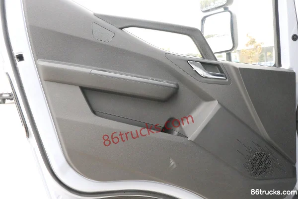 BYD T5EV Fortune Edition 4.5T 4.03m Single Row Pure Electric Van Light Truck 132kWh 4X2(6 wheels) Interior (3) | 86Trucks