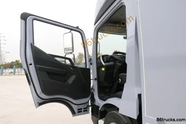 BYD T5EV Fortune Edition 4.5T 4.03m Single Row Pure Electric Van Light Truck 132kWh 4X2(6 wheels) Interior (1) | 86Trucks