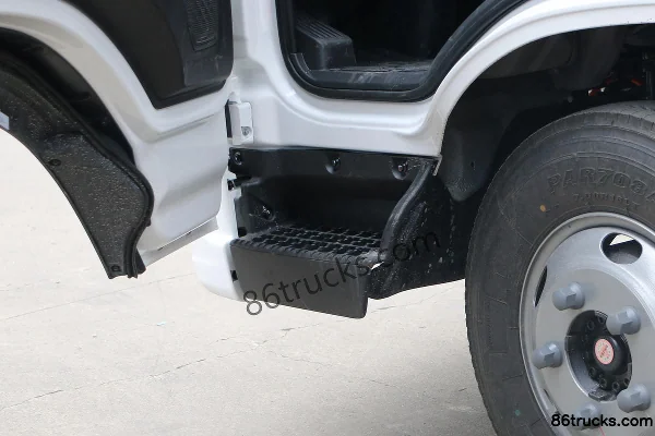 Foton Zhiblue EL-Plus 4.5T 4.08m Single Row Pure Electric Refrigerated Truck (Wide Body) 100.46kWh 4X2(6 wheels) Cab (3) | 86Trucks