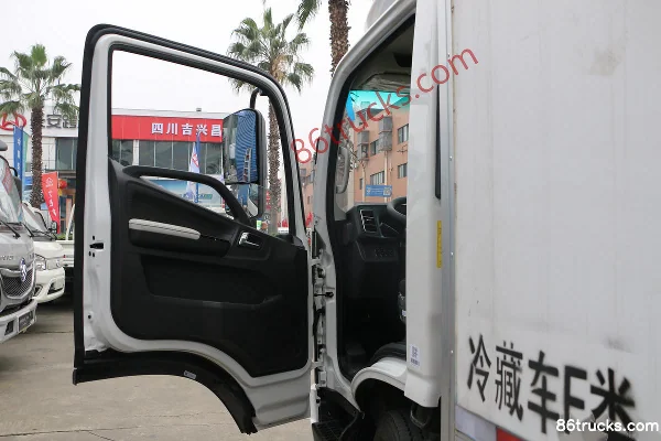 Foton Zhiblue EL-Plus 4.5T 4.08m Single Row Pure Electric Refrigerated Truck (Wide Body) 100.46kWh 4X2(6 wheels) Cab (1) | 86Trucks