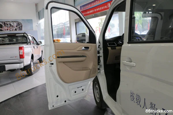 Changan Kuayue Kuayue Star V5EV 2.5T 7-Seat 4.495m Pure Electric Multi-Purpose Passenger Vehicle 41.86kWh Cab (1) | 86Trucks