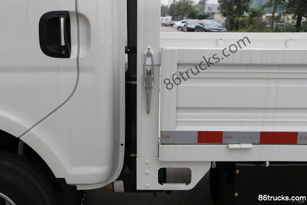 Changan Kuayue D5 PLUS Deluxe 2.0L 122hp 4X2(6 wheels) CNG 3.7m Single Row Flatbed Light Truck (China VI) Body (2) | 86Trucks
