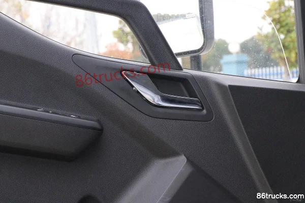 BYD T5DM Tech Edition 4.03m single-row plug-in hybrid box truck 55.39kWh 4X2(6 wheels) Interior (3) | 86Trucks
