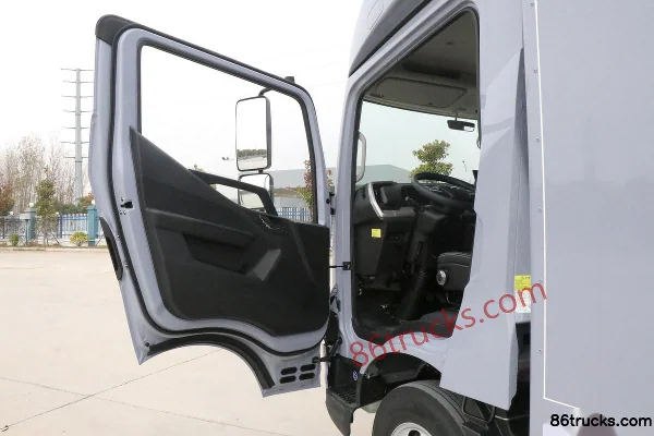BYD T5DM Tech Edition 4.03m single-row plug-in hybrid box truck 55.39kWh 4X2(6 wheels) Interior (1) | 86Trucks