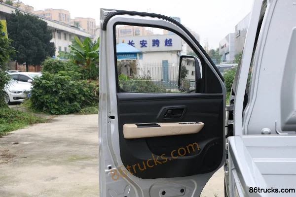 Changan Kuayue New Leopard T3 PLUS EV 3T 3.2m Single Row Pure Electric Flatbed Mini Truck 41.86kWh 4X2(6 wheels) Interior (2) | 86Trucks