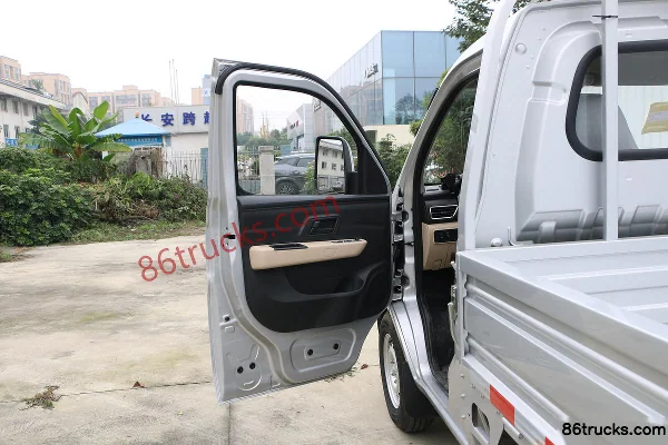 Changan Kuayue New Leopard T3 PLUS EV 3T 3.2m Single Row Pure Electric Flatbed Mini Truck 41.86kWh 4X2(6 wheels) Interior (1) | 86Trucks