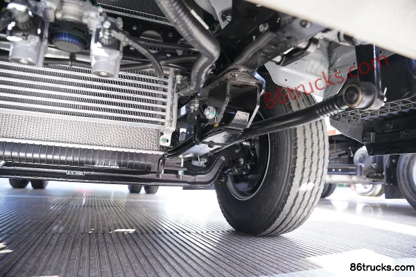 JAC Lingpao L6 2.5L Diesel 137 hp 4X2(6 wheels) WLY 6-speed Air Brake 4.15m Single Row Van Light Truck Chassis (3) | 86Trucks