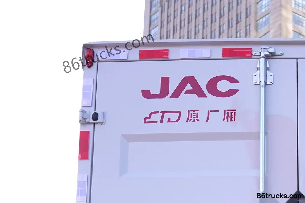 JAC Lingpao L6 2.5L Diesel 137 hp 4X2(6 wheels) WLY 6-speed Air Brake 4.15m Single Row Van Light Truck Body (2) | 86Trucks