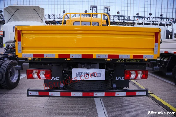 JAC A3 2.5L Diesel 160 hp 4X2(6 wheels) Xingrui 5-speed 4.18m Single Row Stake Truck Body (2) | 86Trucks