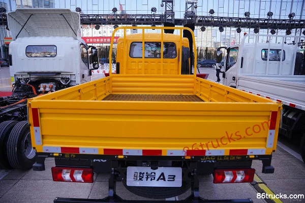JAC A3 2.5L Diesel 160 hp 4X2(6 wheels) Xingrui 5-speed 4.18m Single Row Stake Truck Body (1) | 86Trucks