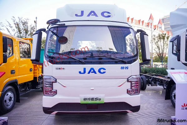 JAC Shuailing ES9 4.5T 4.15m single-row pure electric box light truck 120.27kWh 4X2(6 roues) Extérieur (2) | 86Trucks