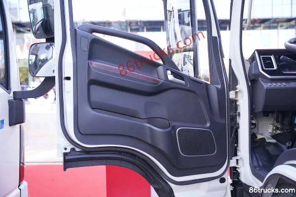 JAC Shuailing ES9 4.5T 4.15m single-row pure electric box light truck 120.27kWh 4X2(6 roues) Intérieur (3) | 86Trucks
