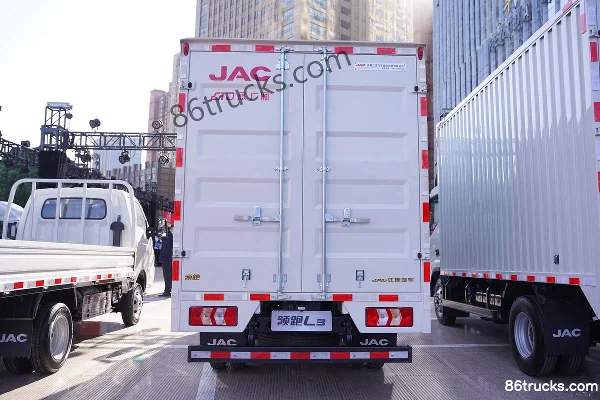 JAC Lingpao L3 122 ch 4X2(6 roues) camion léger fourgon à cabine simple 3,8 m Extérieur (3) | 86Trucks