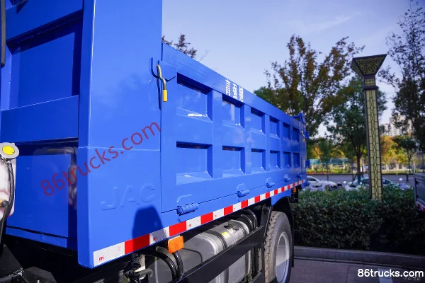 JAC Junling T7 200 hp 4X2(6 wheels) 4.15m half-cab dump truck Body (1) | 86Trucks