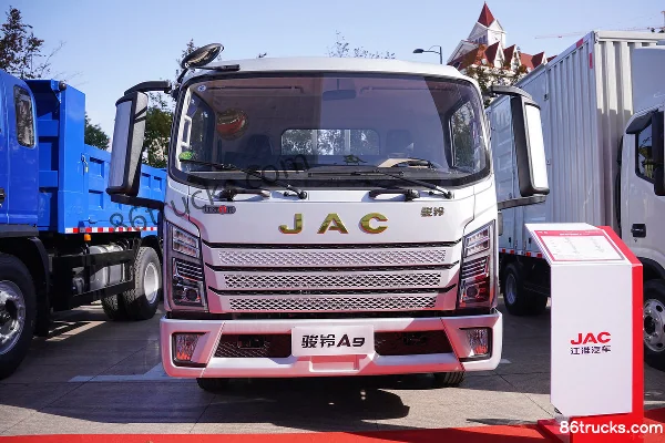 JAC A9 2.7L LNG 190hp 4X2(6 wheels) Fast Gear 8-speed 4.18m Single-row Flatbed Light Truck Exterior (2) | 86Trucks