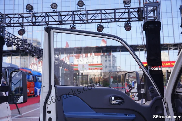 JAC Kaida U7 3.5T 3.65m single-row electric flatbed micro truck 53.58kWh 4X2(6 wheels) Interior (3) | 86Trucks