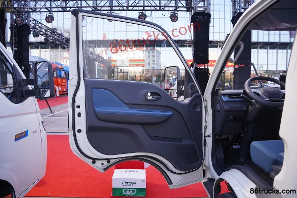 JAC Kaida U7 3.5T 3.65m single-row electric flatbed micro truck 53.58kWh 4X2(6 wheels) Interior (1) | 86Trucks
