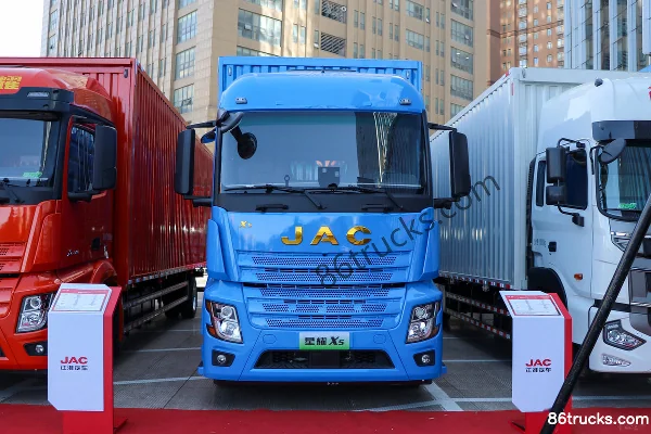 JAC Xingyao X5 18T 4X2(6 roues) 9.8m camion porteur fourgon 100% électrique 400.64kWh Extérieur (2) | 86Trucks