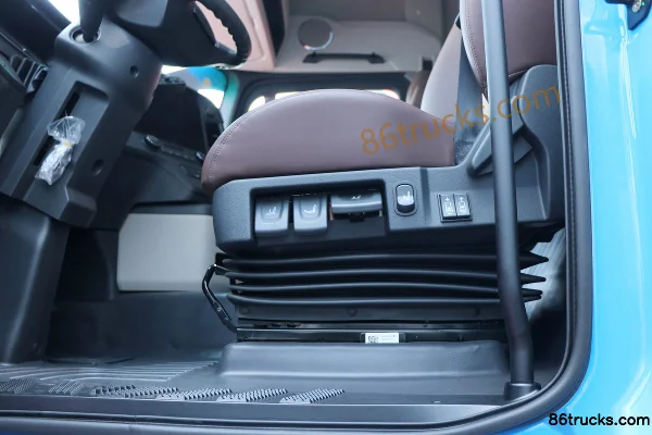 JAC Xingyao X5 18T 4X2(6 roues) 9.8m camion porteur fourgon 100% électrique 400.64kWh Intérieur (3) | 86Trucks