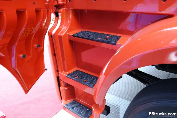 JAC Xingyao X5 heavy truck 350 hp 4X2(6 wheels) 9.6m van cargo truck Cab (3) | 86Trucks