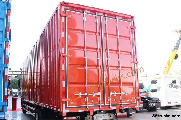 JAC Xingyao X5 heavy truck 350 hp 4X2(6 wheels) 9.6m van cargo truck Body (1) | 86Trucks