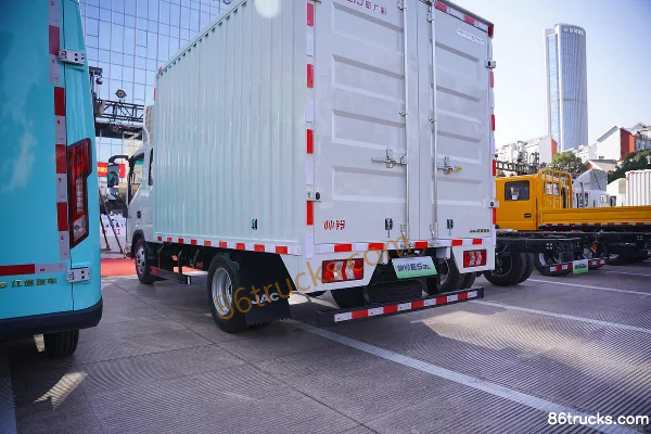 JAC Shuailing ES3L 4.5T 3.2m Double Row Pure Electric Van Light Truck 63.75kWh 4X2(6 wheels) Body (2) | 86Trucks