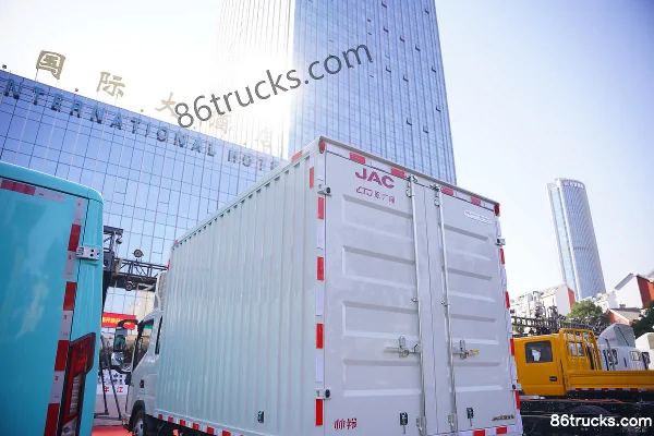 JAC Shuailing ES3L 4.5T 3.2m Double Row Pure Electric Van Light Truck 63.75kWh 4X2(6 wheels) Body (1) | 86Trucks