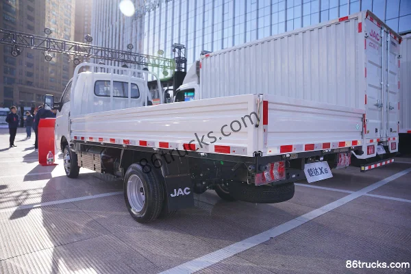 JAC Kaida X6 2.0L 127 hp 4X2(6 wheels) CNG 3.8m Single Row Flatbed Mini Truck Body (1) | 86Trucks
