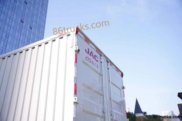 JAC A7 2.5L Diesel 170hp 4X2(6 wheels) Fast Gear 8-Speed 3.82m Semi-Row Van Light Truck Body (2) | 86Trucks