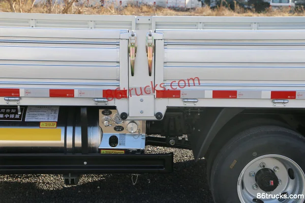 Foton Times Leader G5 158hp 4X2(6 wheels) 3.8m Row Half Wing Opening Box Van Light Truck Body (2) | 86Trucks