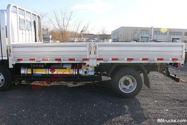 Foton Times Leader G5 158hp 4X2(6 wheels) 3.8m Row Half Wing Opening Box Van Light Truck Body (1) | 86Trucks