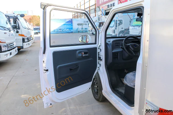 JAC Kala 2.0T 2.65m Single Row Pure Electric Van Mini Truck 23.96kWh 4X2(6 wheels) Interior (1) | 86Trucks